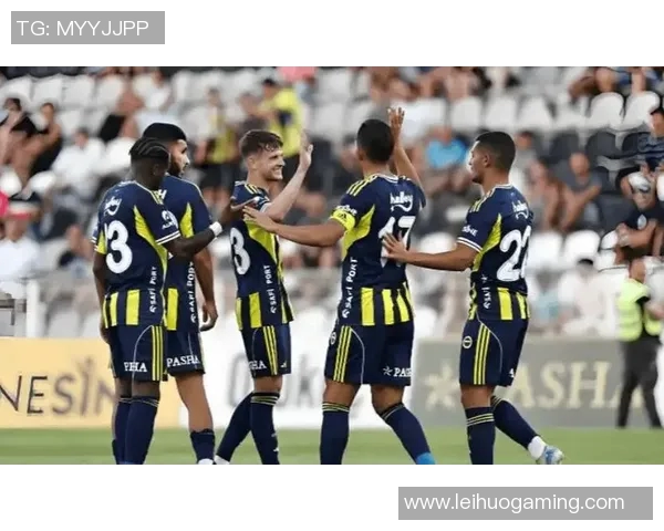 意甲激战：里昂大胜本菲卡红牌事件引发全场热议与转会传闻